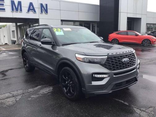 Carbonized Gray Metallic 2023 Ford Explorer ST-Line