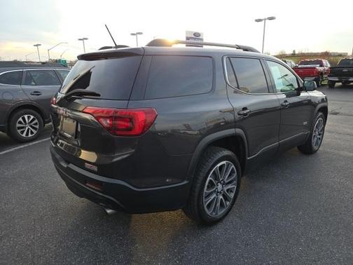 2017 GMC Acadia SLT-1