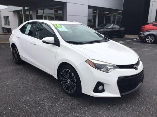 Super White 2016 Toyota Corolla S Plus