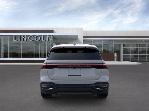 Metallic 2026 Lincoln Nautilus Premiere