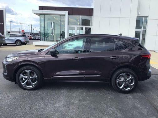 Cinnabar Red Metallic 2023 Ford Escape ST-Line