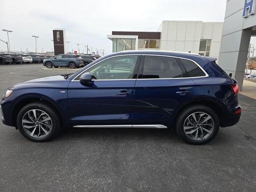 2024 Audi Q5 45 S line quattro Premium