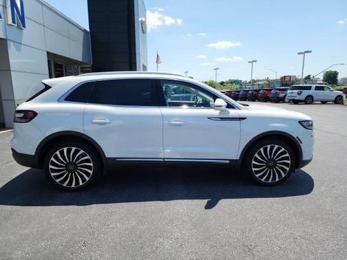 2022 Lincoln Nautilus Black Label