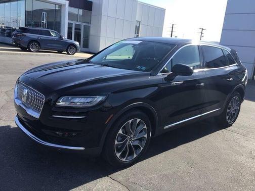 Infinite Black Metallic 2022 Lincoln Nautilus Reserve