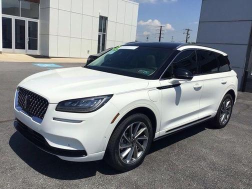 Pristine White 2022 Lincoln Corsair Grand Touring