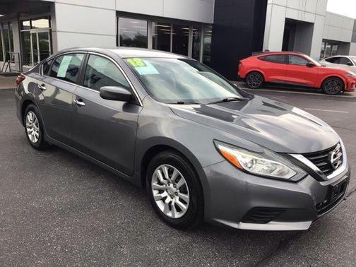 Gun Metallic 2018 Nissan Altima 2.5 S