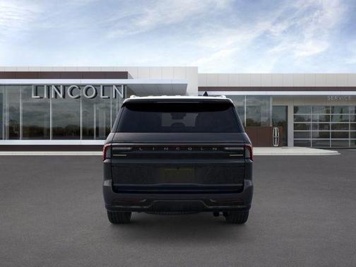 Infinite Black Metallic 2026 Lincoln Navigator Reserve