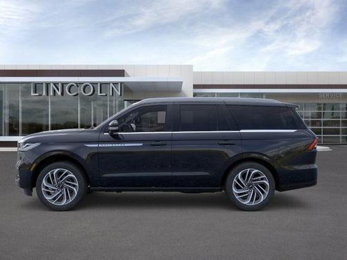 Infinite Black Metallic 2026 Lincoln Navigator Reserve
