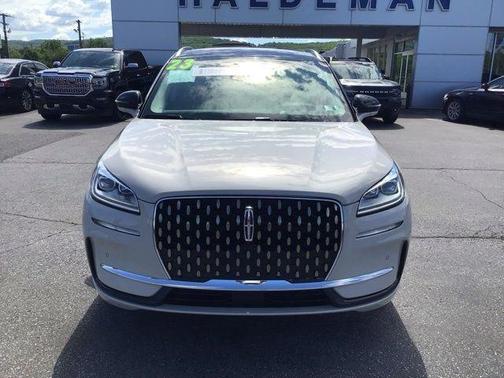 Ceramic Pearl Metallic Tinted Clearcoat 2023 Lincoln Corsair Grand Touring