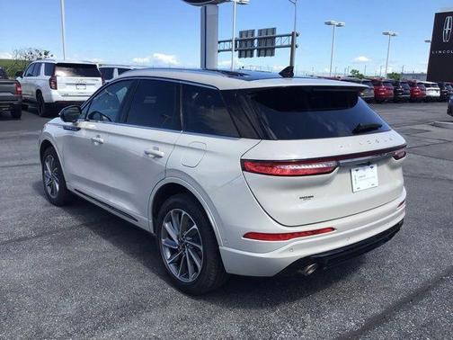 Ceramic Pearl Metallic Tinted Clearcoat 2023 Lincoln Corsair Grand Touring