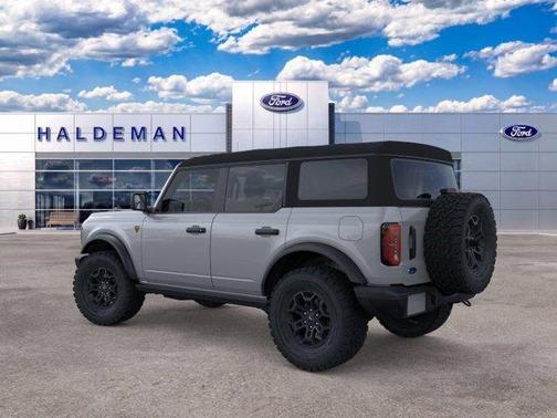 Avalanche Gray 2026 Ford Bronco Badlands