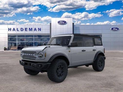Avalanche Gray 2026 Ford Bronco Badlands