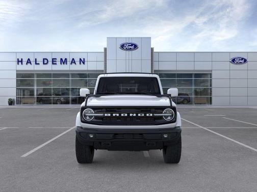 Oxford White 2026 Ford Bronco Outer Banks