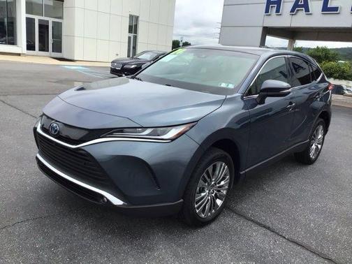 Coastal Gray Metallic 2024 Toyota Venza Limited