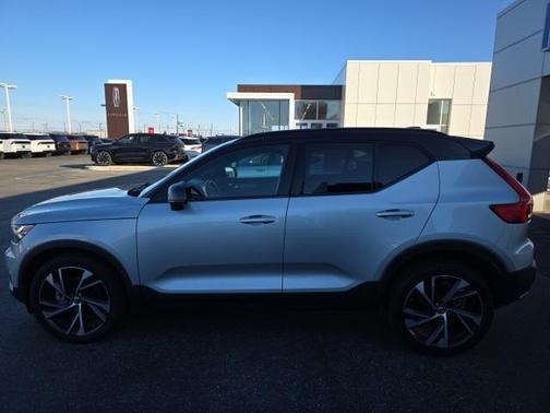2019 Volvo XC40 T5 R-Design