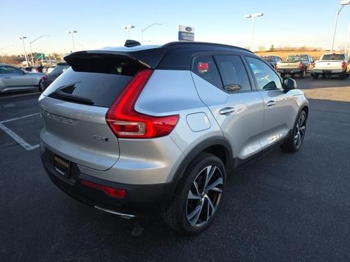 2019 Volvo XC40 T5 R-Design