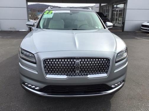 2022 Lincoln Nautilus Black Label