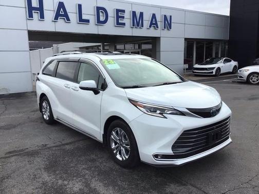 2023 Toyota Sienna Platinum 7 passenger