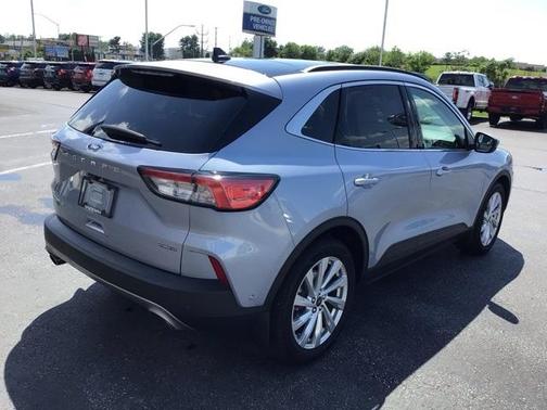 2022 Ford Escape Titanium Hybrid