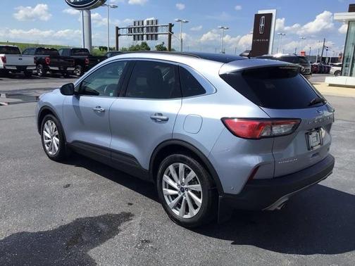 2022 Ford Escape Titanium Hybrid