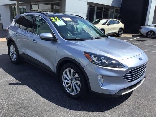 2022 Ford Escape Titanium Hybrid