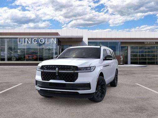 Crystal White Metallic 2026 Lincoln Navigator Reserve