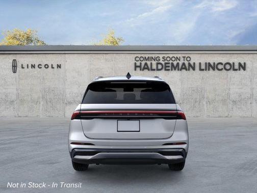 Silver Radiance Metallic 2026 Lincoln Nautilus Reserve