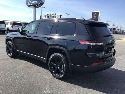 Diamond Black 2025 Jeep Grand Cherokee L Laredo