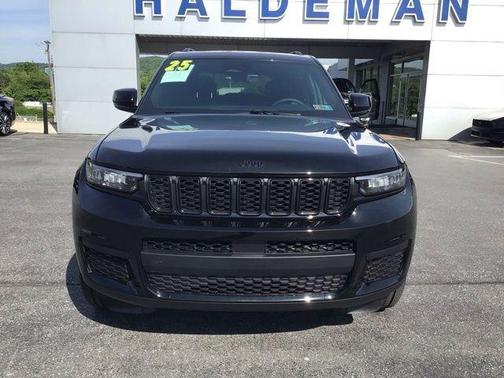 Diamond Black 2025 Jeep Grand Cherokee L Laredo