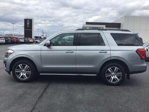 Iconic Silver Metallic 2023 Ford Expedition XLT