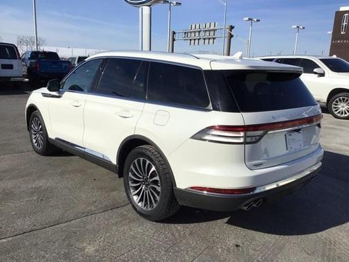 2022 Lincoln Aviator Standard AWD