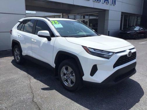 Ice 2025 Toyota RAV4 XLE