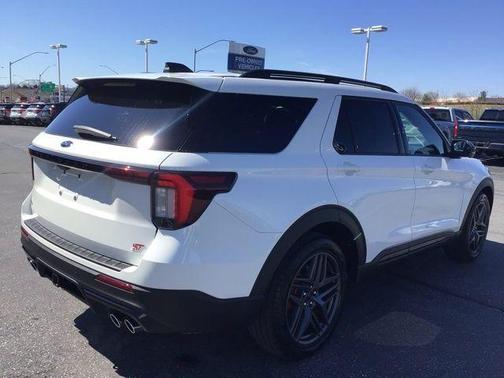 Star White 2025 Ford Explorer ST