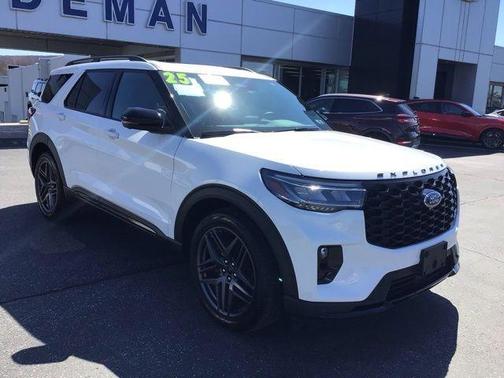 Star White 2025 Ford Explorer ST