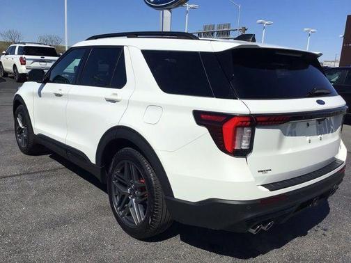 Star White 2025 Ford Explorer ST