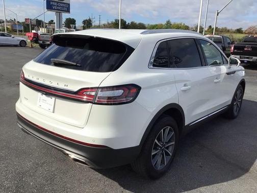 2022 Lincoln Nautilus Standard