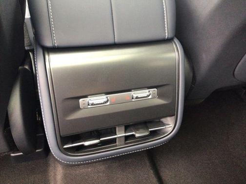 Infinite Black Metallic 2024 Lincoln Nautilus Reserve