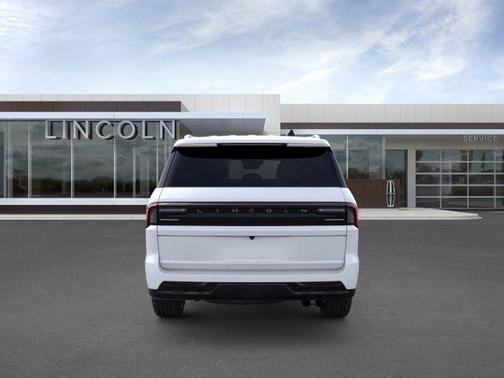 Crystal White Metallic 2026 Lincoln Navigator Black Label