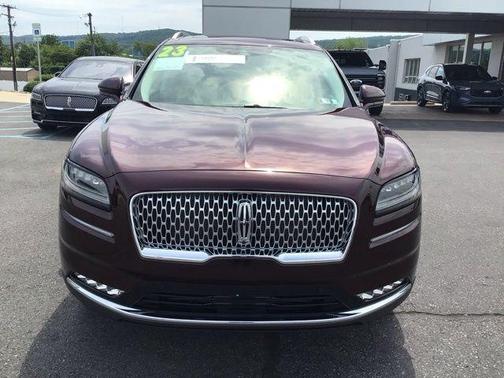 Burgundy Velvet Metallic Tinted Clearcoat 2023 Lincoln Nautilus Black Label