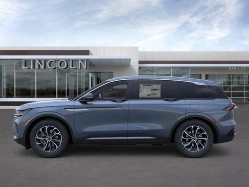 Whisper White 2026 Lincoln Nautilus Premiere