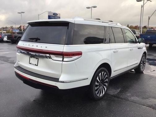 2022 Lincoln Navigator L Black Label