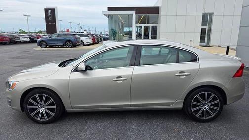 Luminous Sand Metallic 2018 Volvo S60 Inscription T5