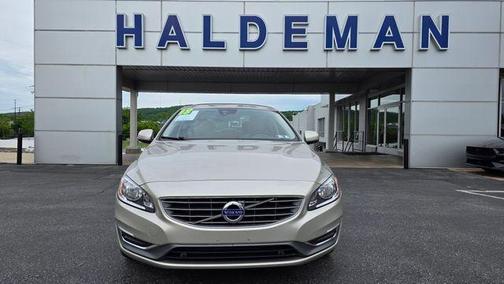 Luminous Sand Metallic 2018 Volvo S60 Inscription T5