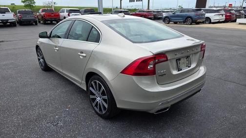 Luminous Sand Metallic 2018 Volvo S60 Inscription T5