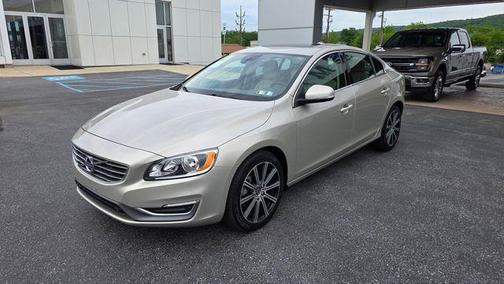 Luminous Sand Metallic 2018 Volvo S60 Inscription T5
