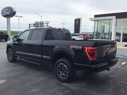 Black Metallic 2022 Ford F-150 XLT