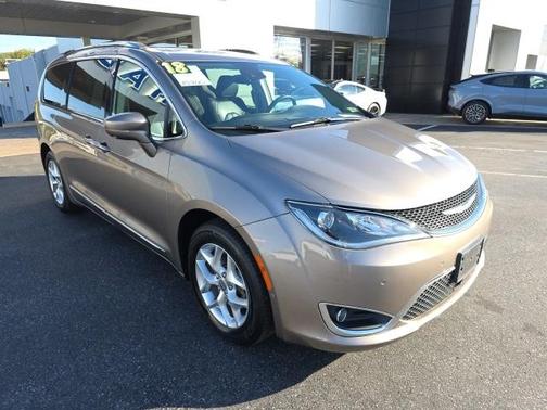 2018 Chrysler Pacifica Touring-L