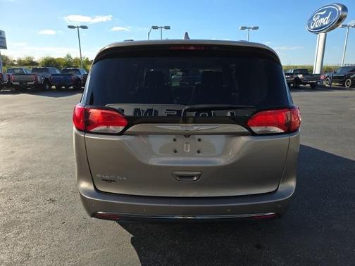2018 Chrysler Pacifica Touring-L