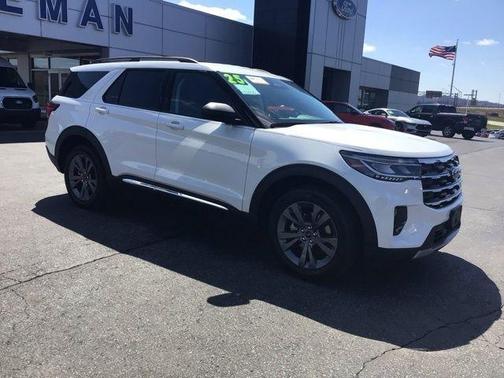 Star White 2025 Ford Explorer Active