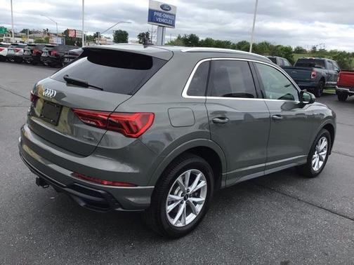 2022 Audi Q3 45 S line Premium